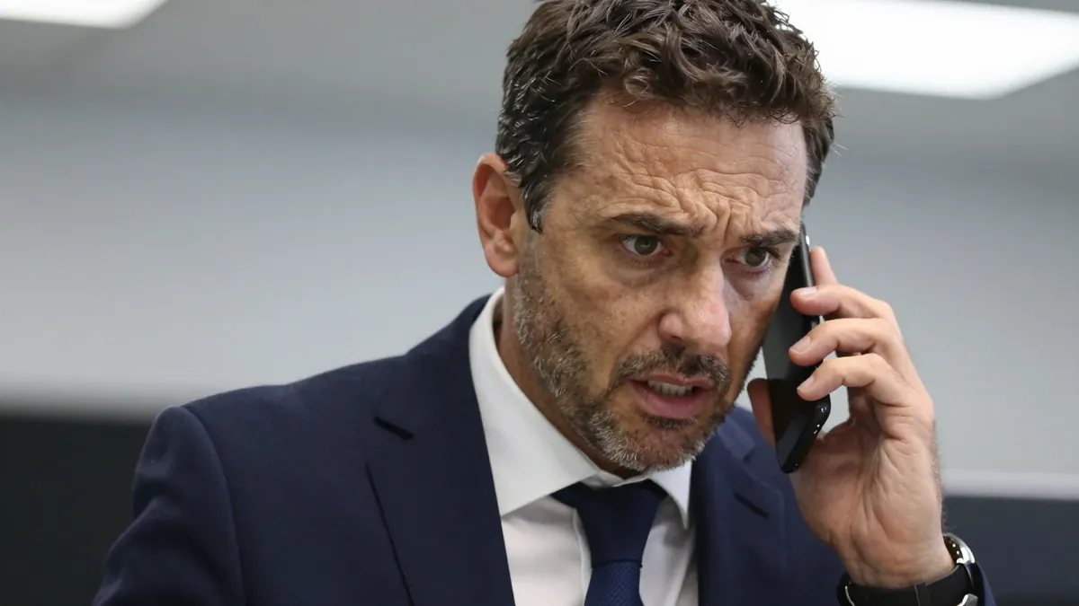 El club mantiene bloqueadas sus operaciones de fichaje mientras intenta vender a Rubén Vargas para reforzar la delantera...