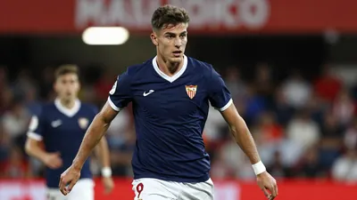Sevilla is in talks to sign George Ilenikhena, a 19-year-old French-Nigerian forward