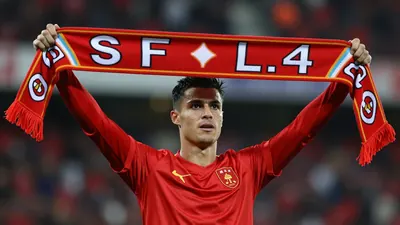 El Sevilla FC ha reforzado su delantera con la llegada del joven belga Lucas Stassin, cedido por el Lille con opción de...