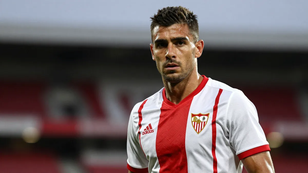 Sevilla se suma a la carrera por el mediocampista escocés Connor Barron, mientras que los intereses en Europa aumentan