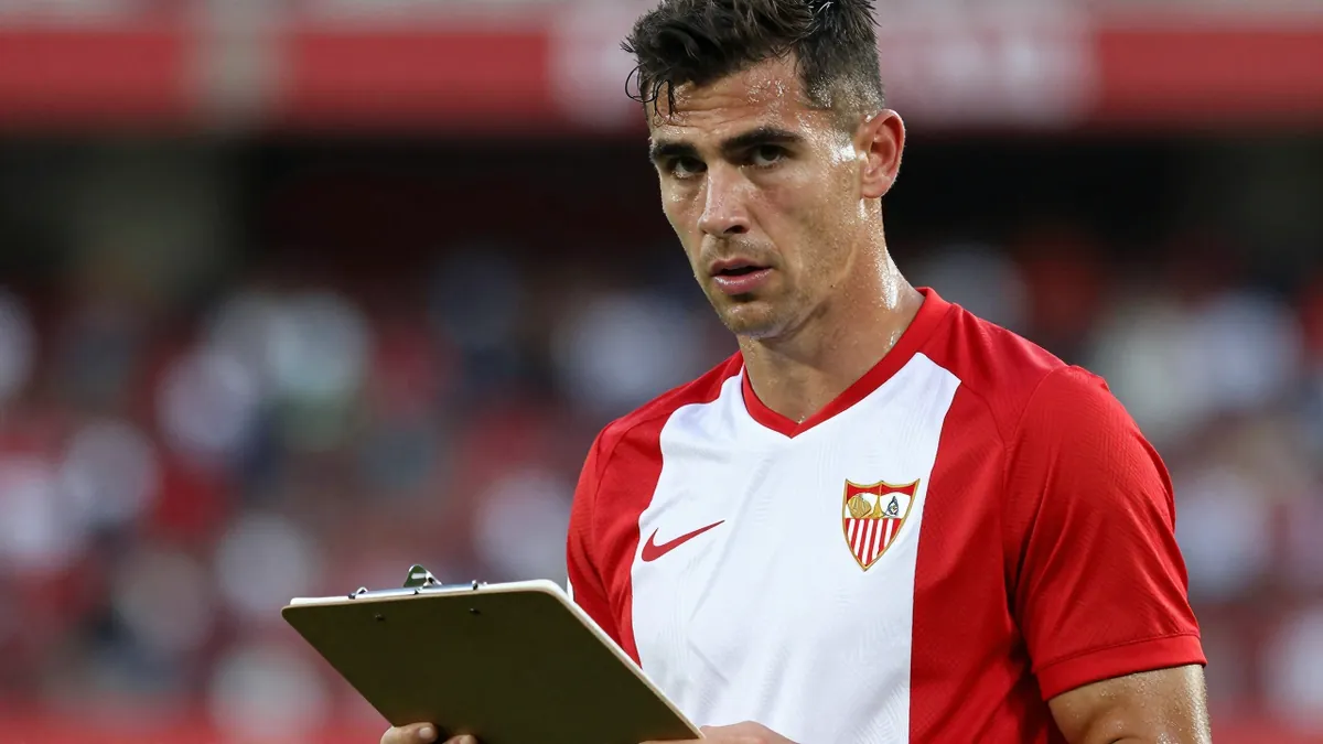Sevilla confirms Juanlu sale to Bournemouth for €13m