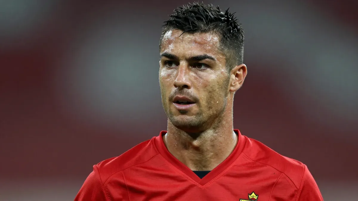 El Sevilla FC explora la llegada del central uruguayo José María Giménez en un préstamo con parte del salario pagado por...